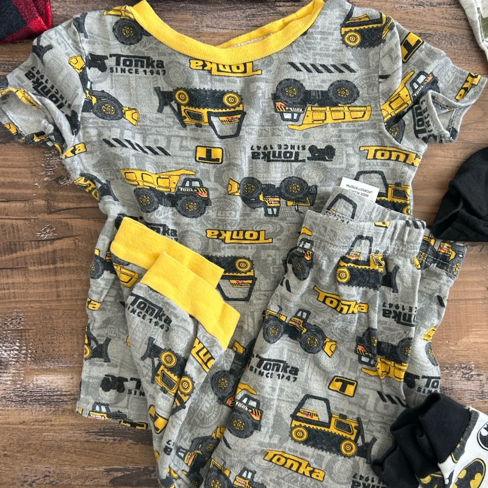 Mixed Boys Pajama Bundle with Dinosaur, Batman & Animal Prints - Picture 3 of 10